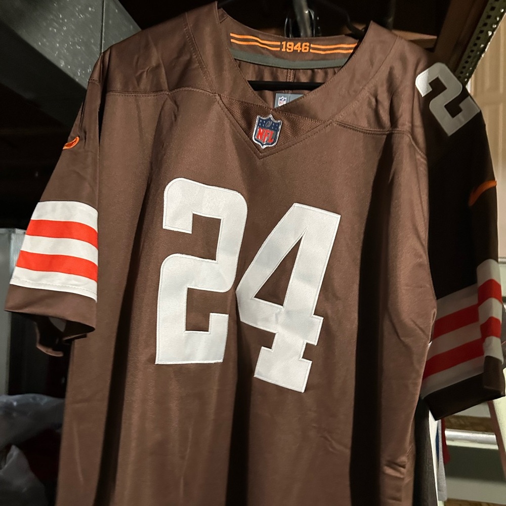 NICK CHUBB MENS LARGE CLEVELAND BROWNS JERSEY